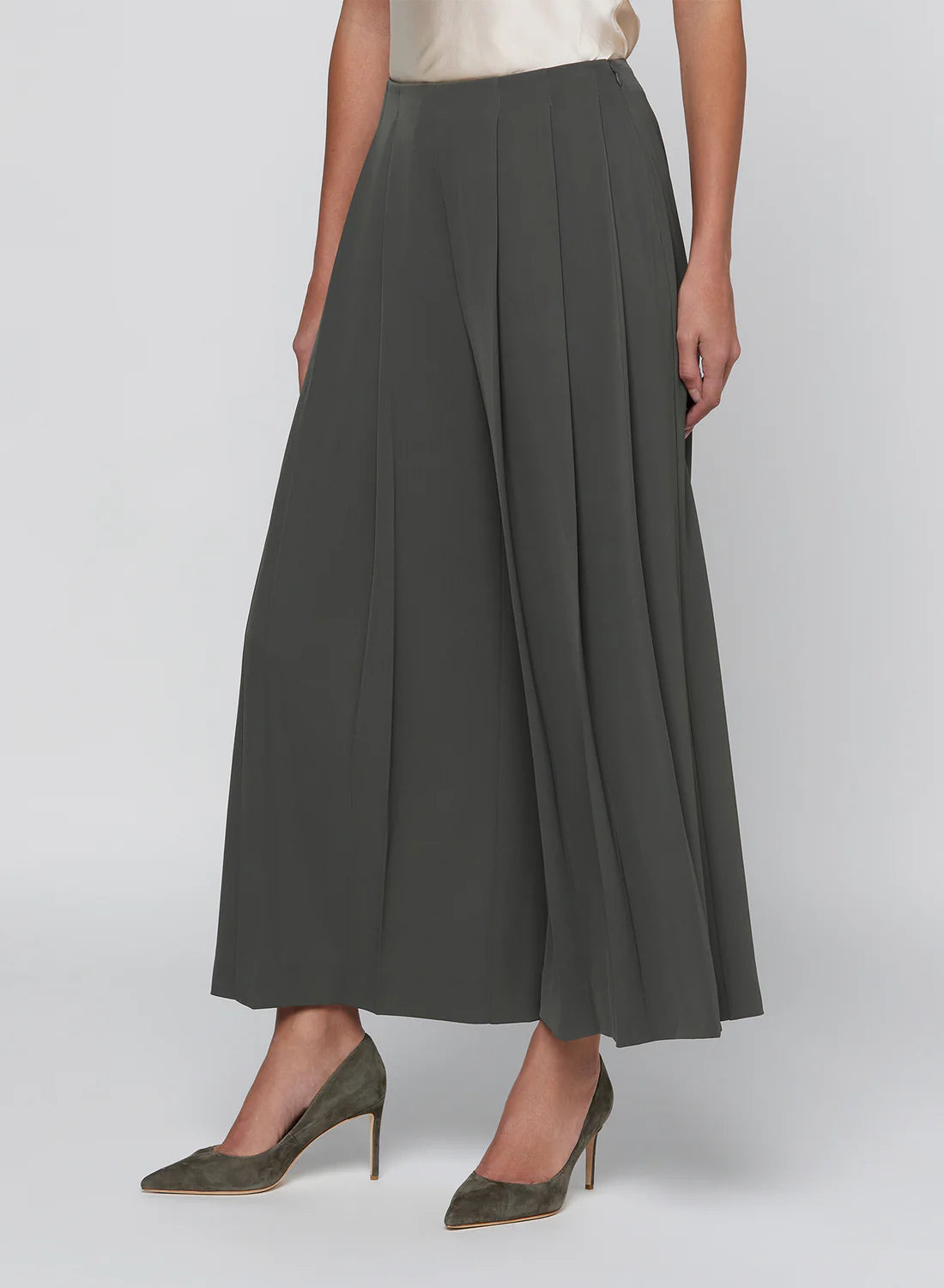 Novalynn Crop Pleated Pant - Ash Olive
