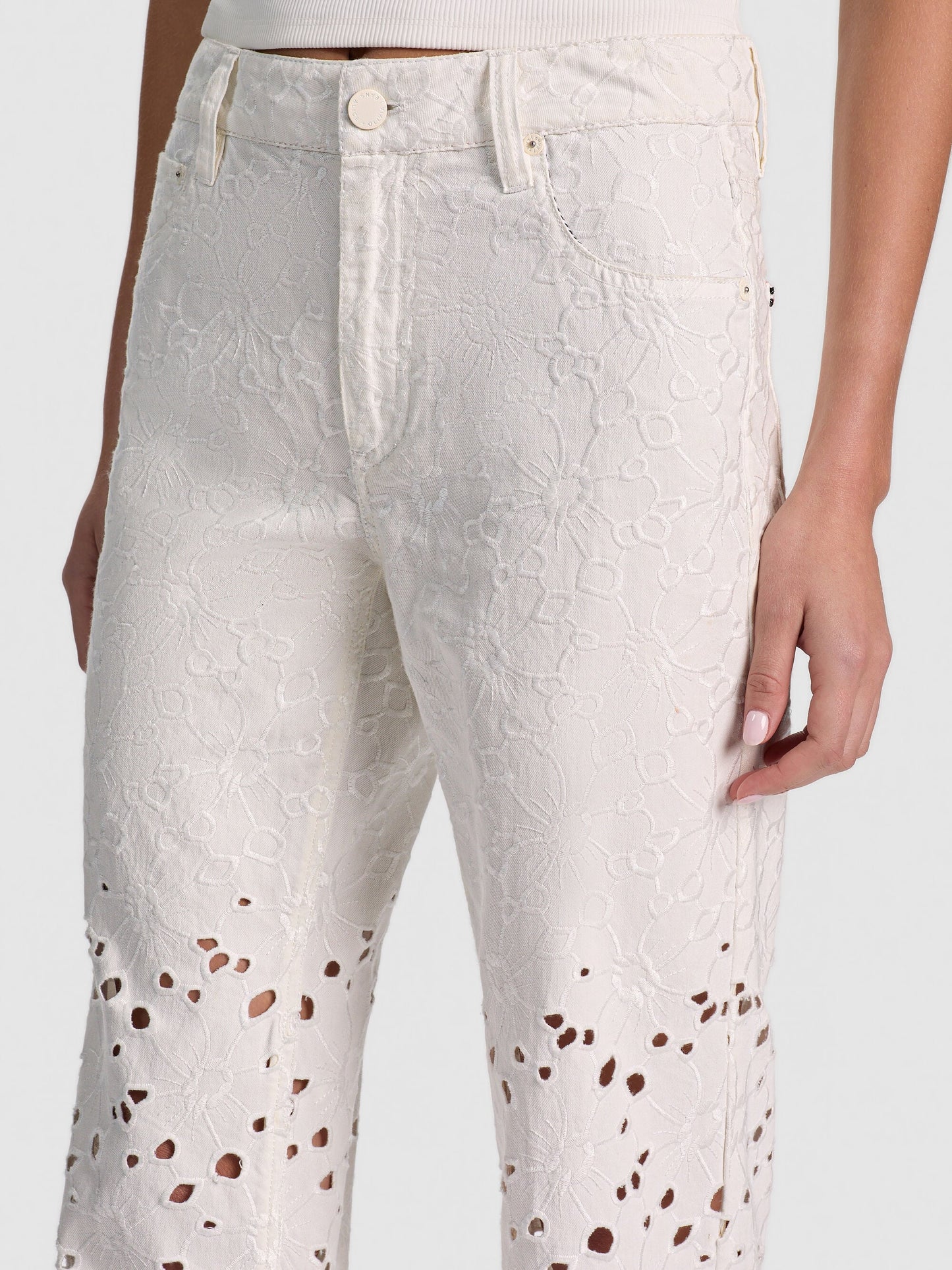 Chic Laser-Cut Jean
