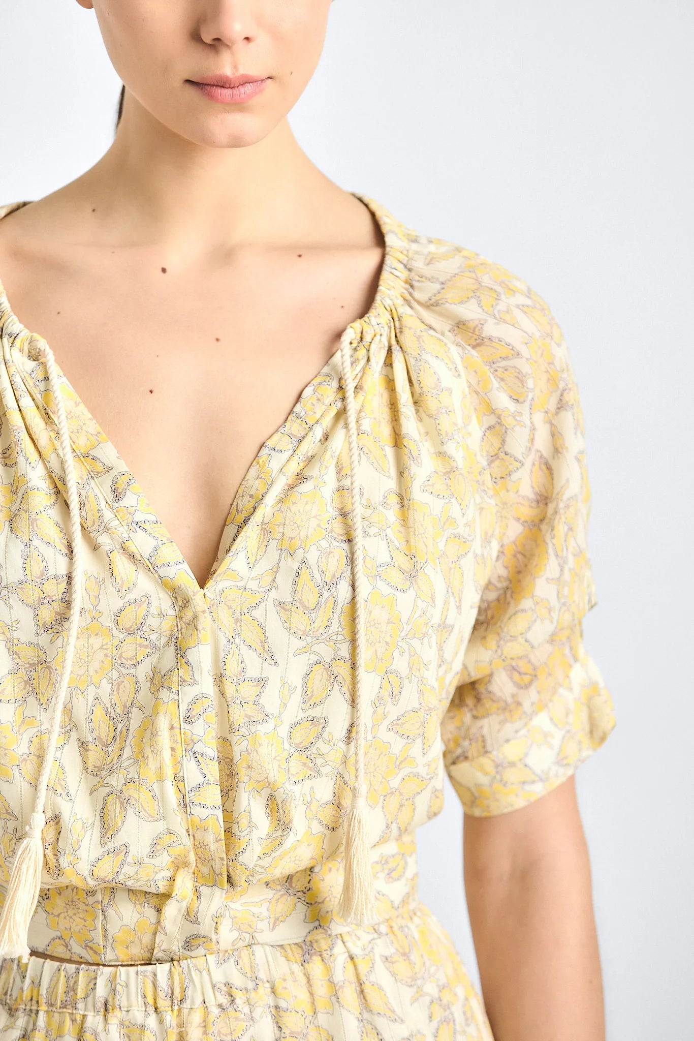 SURI TUCK FRONT TOP